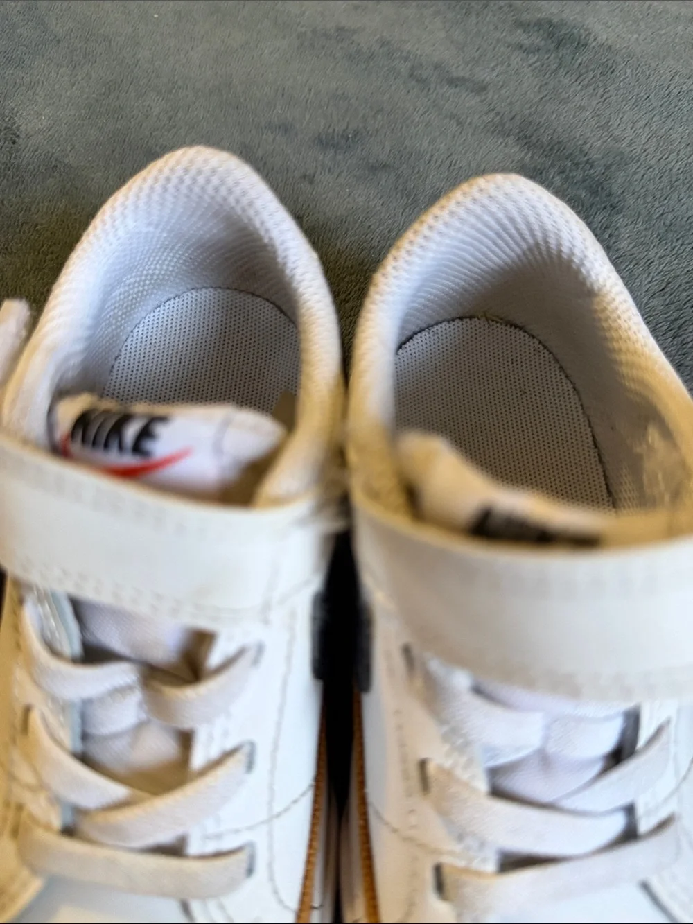 Nike classic low